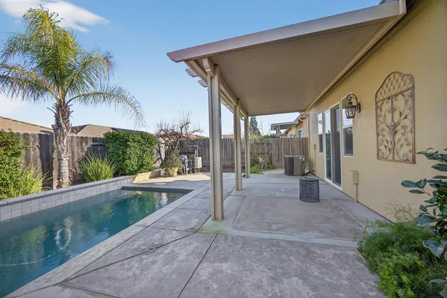 $749,000 | 733 Killebrew Way, Galt, CA 95632