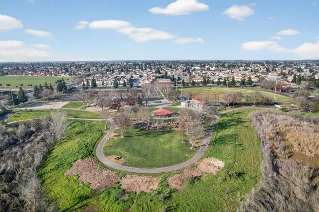 $749,000 | 733 Killebrew Way, Galt, CA 95632