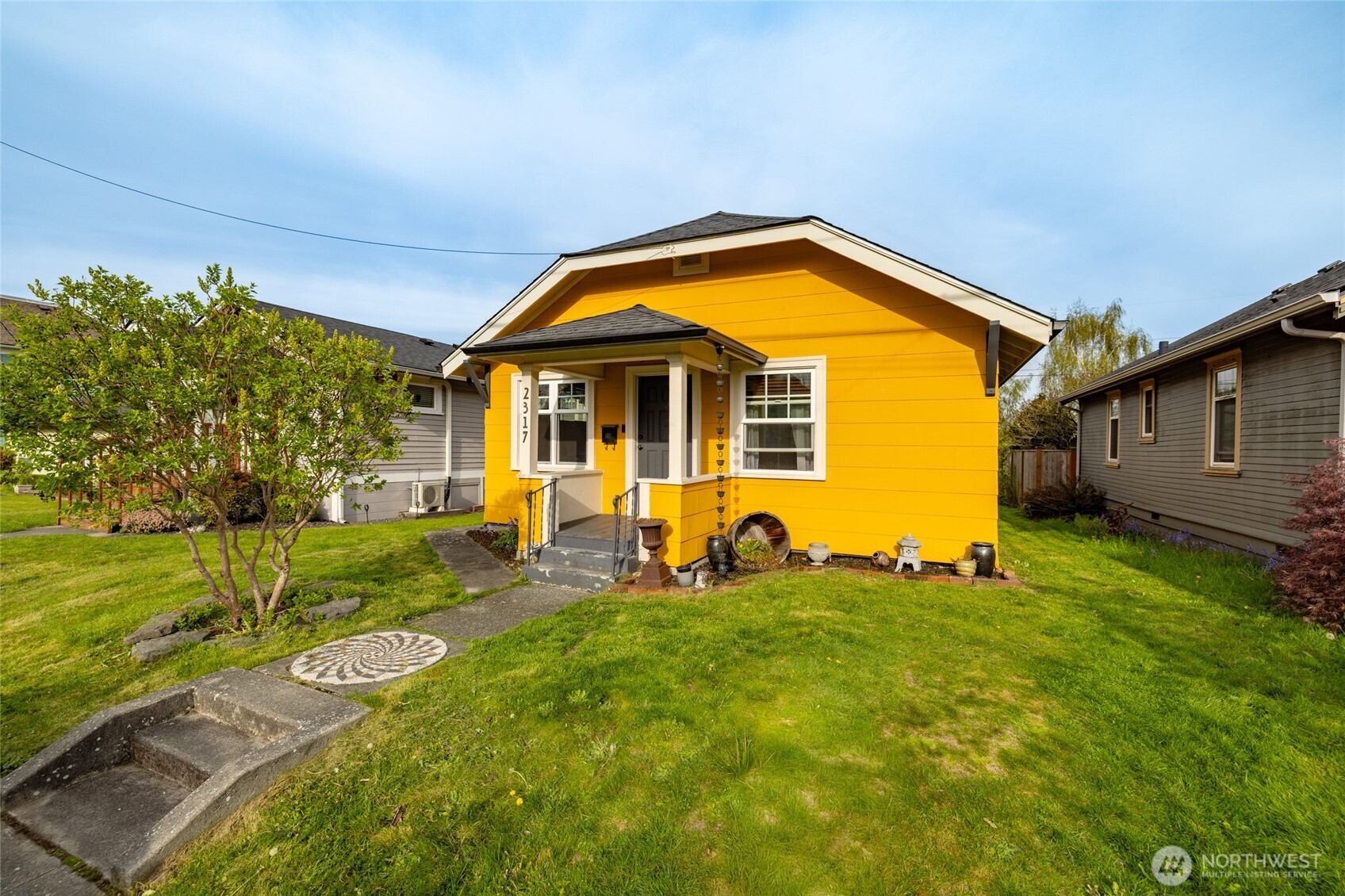 2317 Fulton Street Everett, WA 98201 - Photo 2 of 33