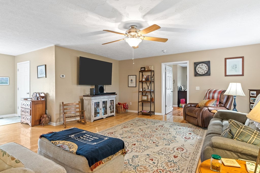 2576 Old Baltimore Road Draper, VA 24324 - Photo 7 of 46 Gallery Image 7
