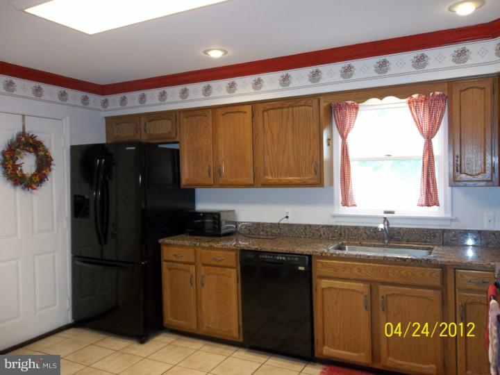 10 Krauser Road Downingtown, PA 19335 - Photo 11 of 25 Kitchen
