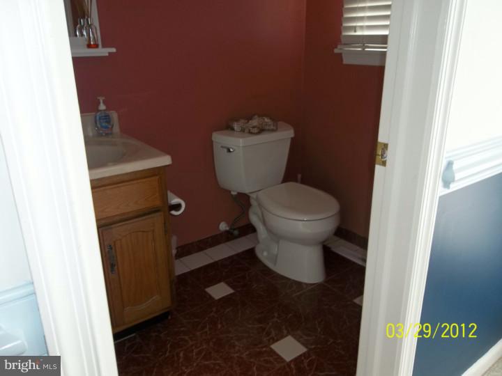 10 Krauser Road Downingtown, PA 19335 - Photo 16 of 25 Half Bath