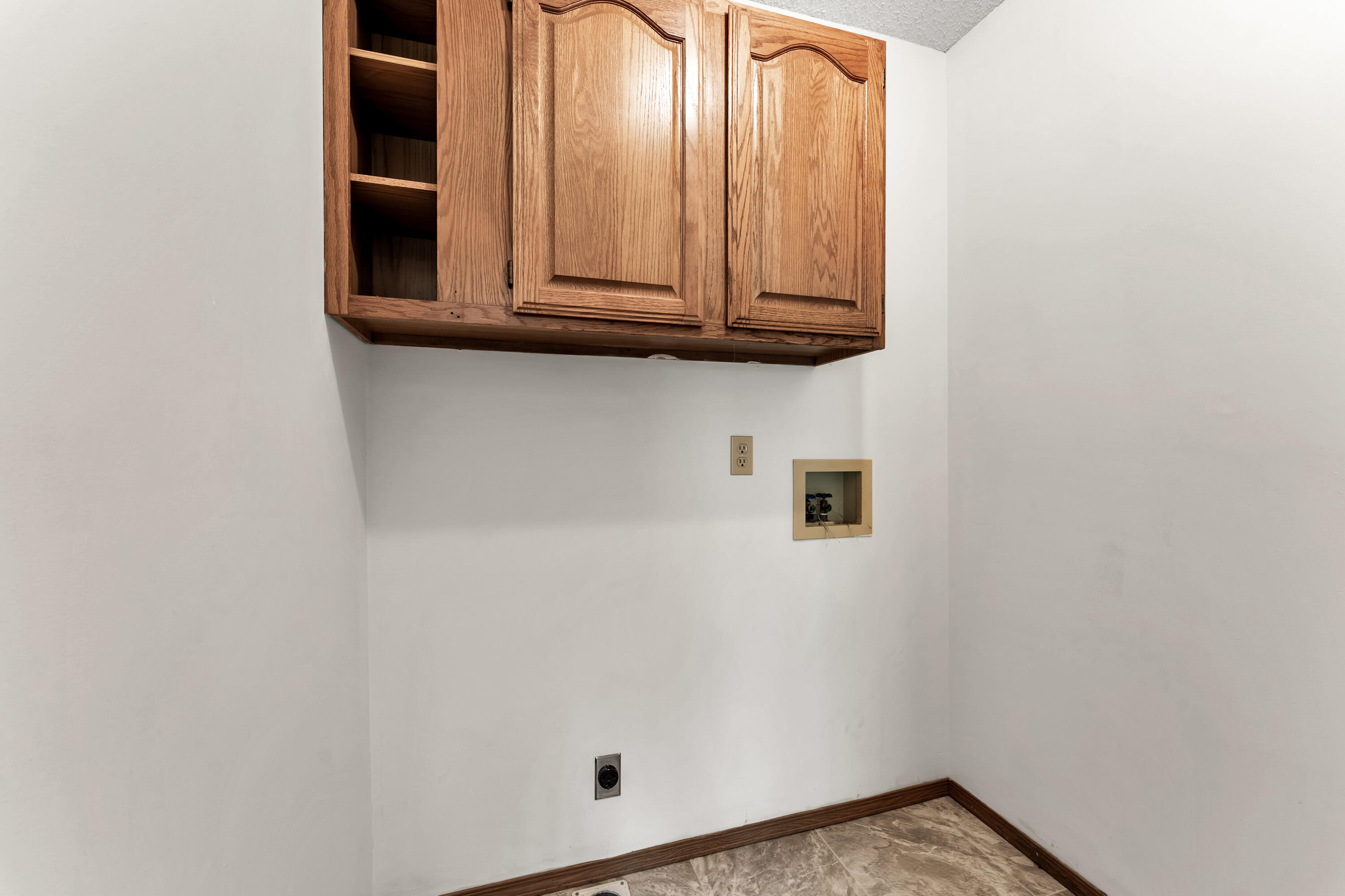 711 Rice Street Nixa, MO 65714 - Photo 25 of 39 Laundry Room