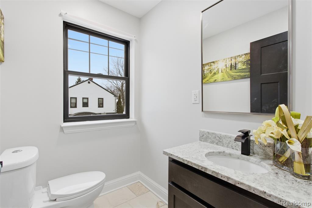 23708 Lexington Avenue Eastpointe, MI 48021 - Photo 18 of 33