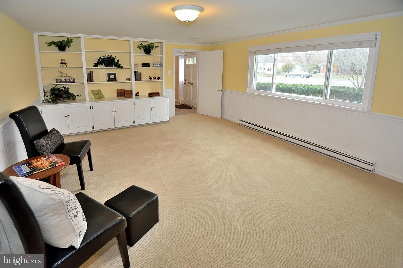 6719 Old Chesterbrook Road McLean, VA 22101 - Photo 3 of 19 Family Room