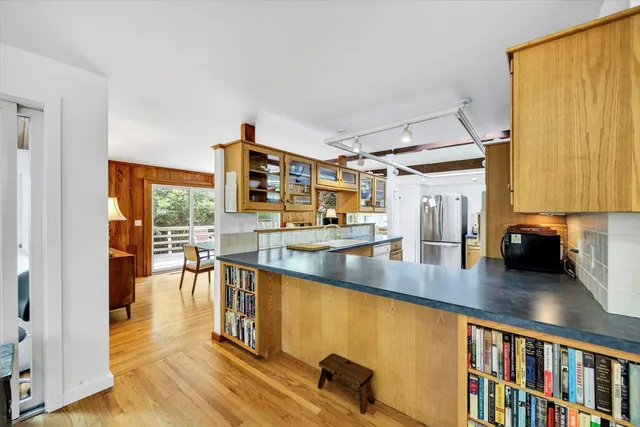 $5,000 | 44 Nobska Road, Woods Hole, MA 02543