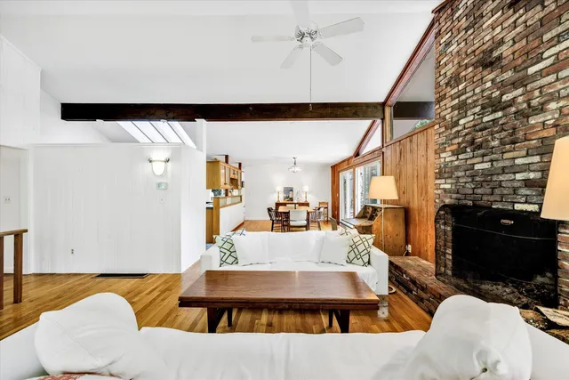 $5,000 | 44 Nobska Road, Woods Hole, MA 02543