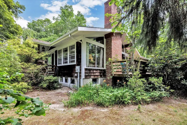 $5,000 | 44 Nobska Road, Woods Hole, MA 02543