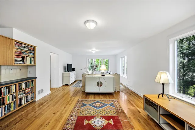 $5,000 | 44 Nobska Road, Woods Hole, MA 02543