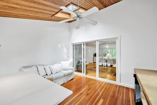 $5,000 | 44 Nobska Road, Woods Hole, MA 02543