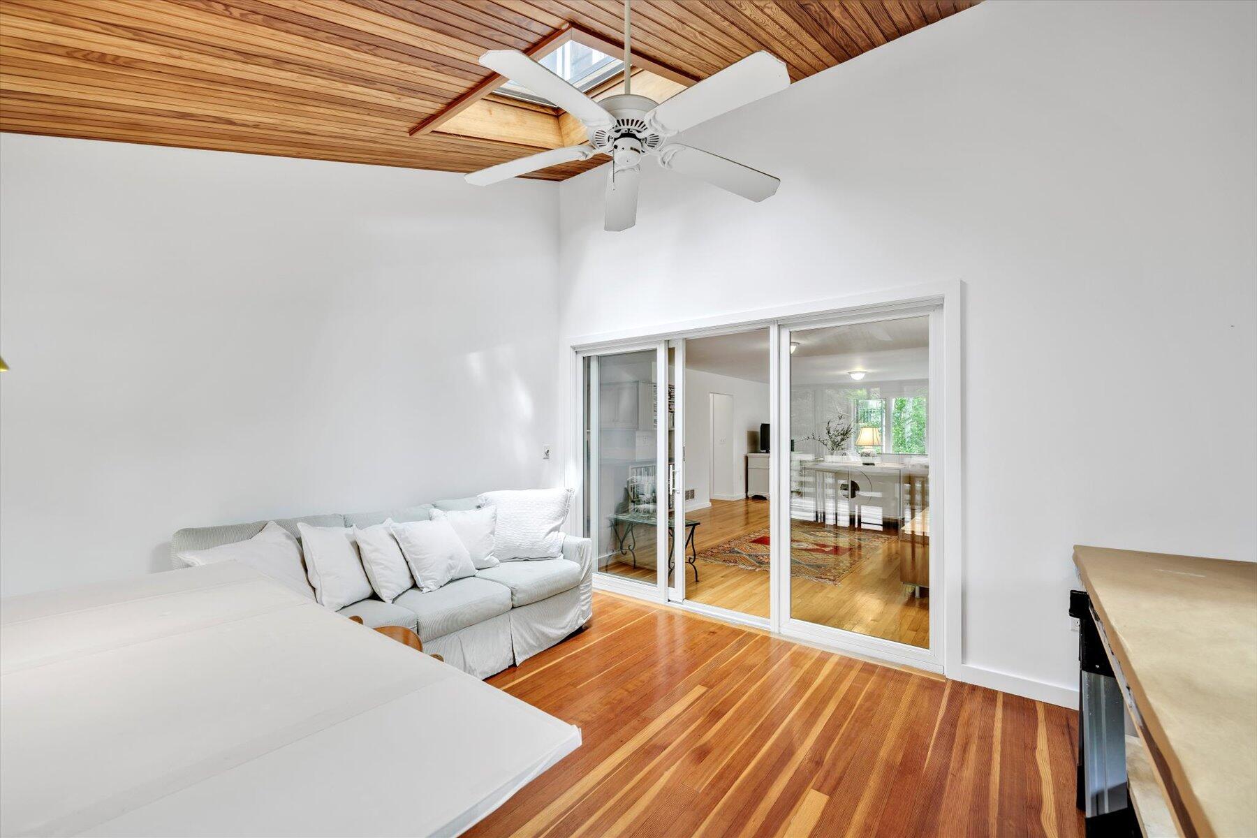 44 Nobska Road Woods Hole, MA 02543 - Photo 10 of 47 35-889A7555