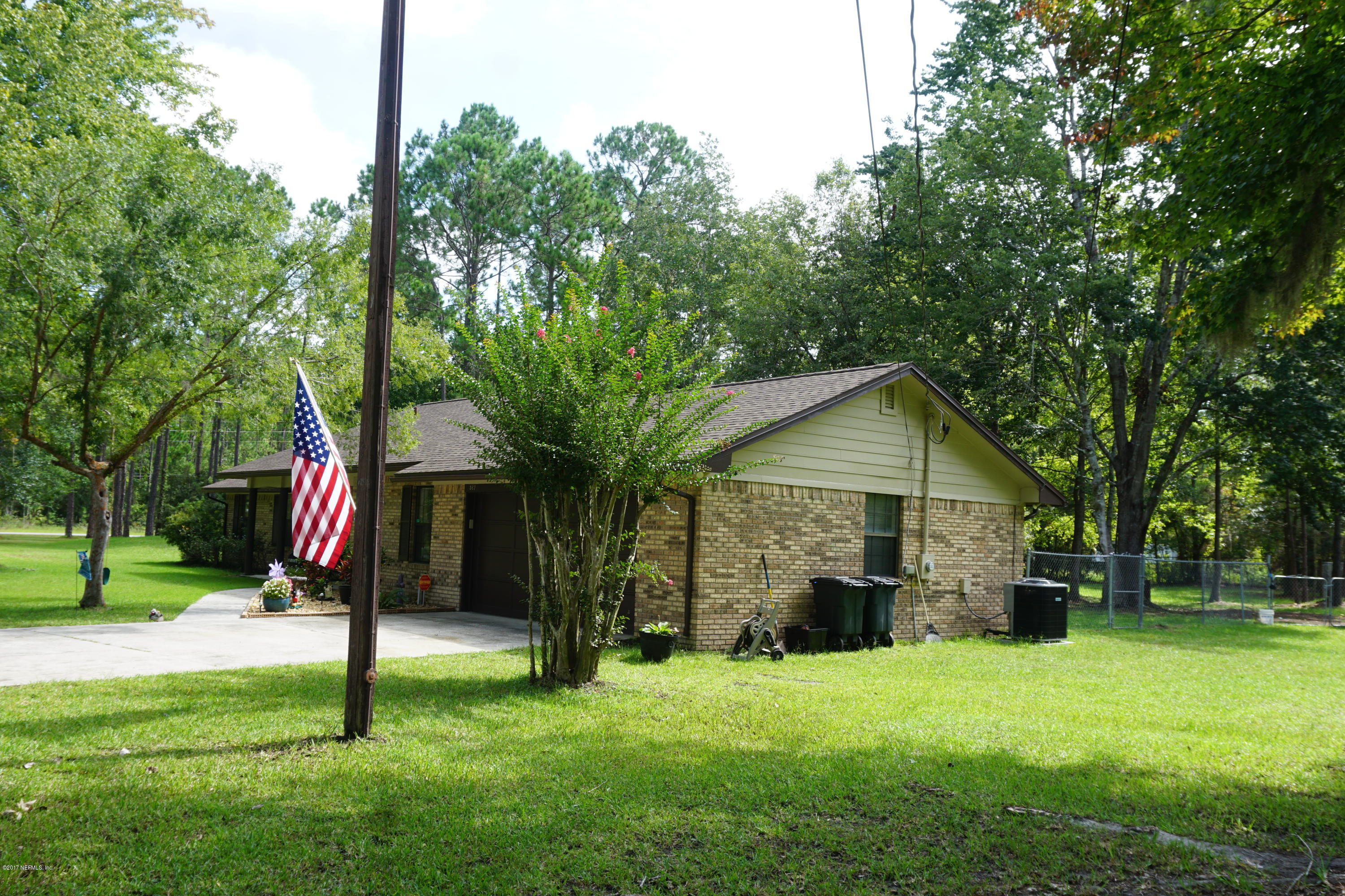 567 Wesley Road Green Cove Springs, FL 32043 - Photo 2 of 23 DSC08433