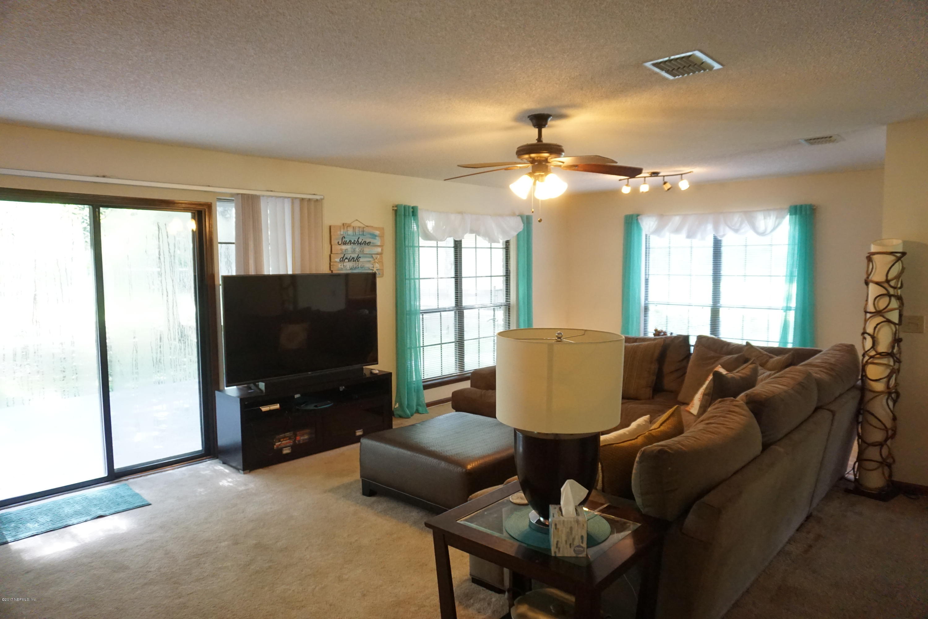 567 Wesley Road Green Cove Springs, FL 32043 - Photo 7 of 23 DSC08407