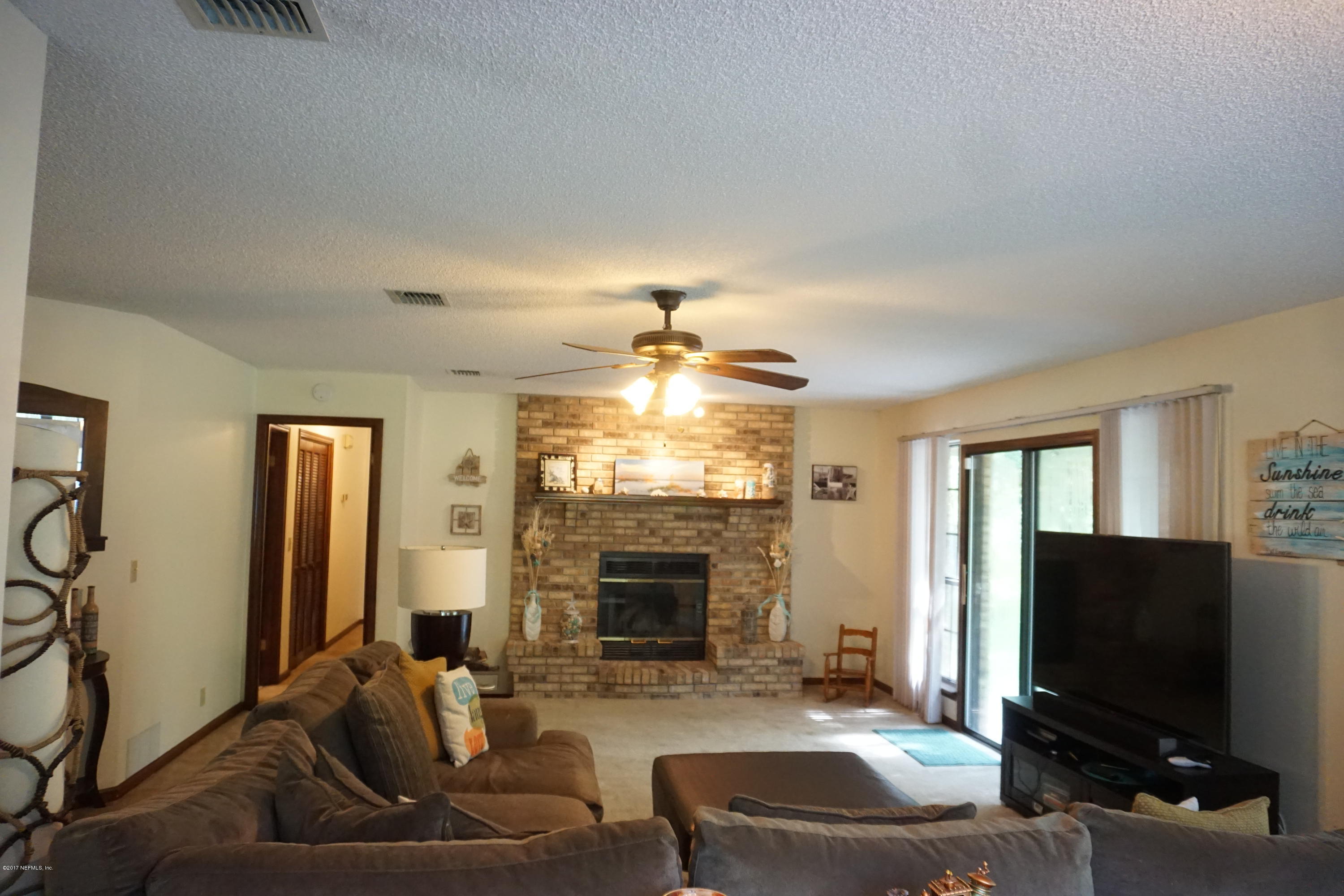 567 Wesley Road Green Cove Springs, FL 32043 - Photo 8 of 23 DSC08408