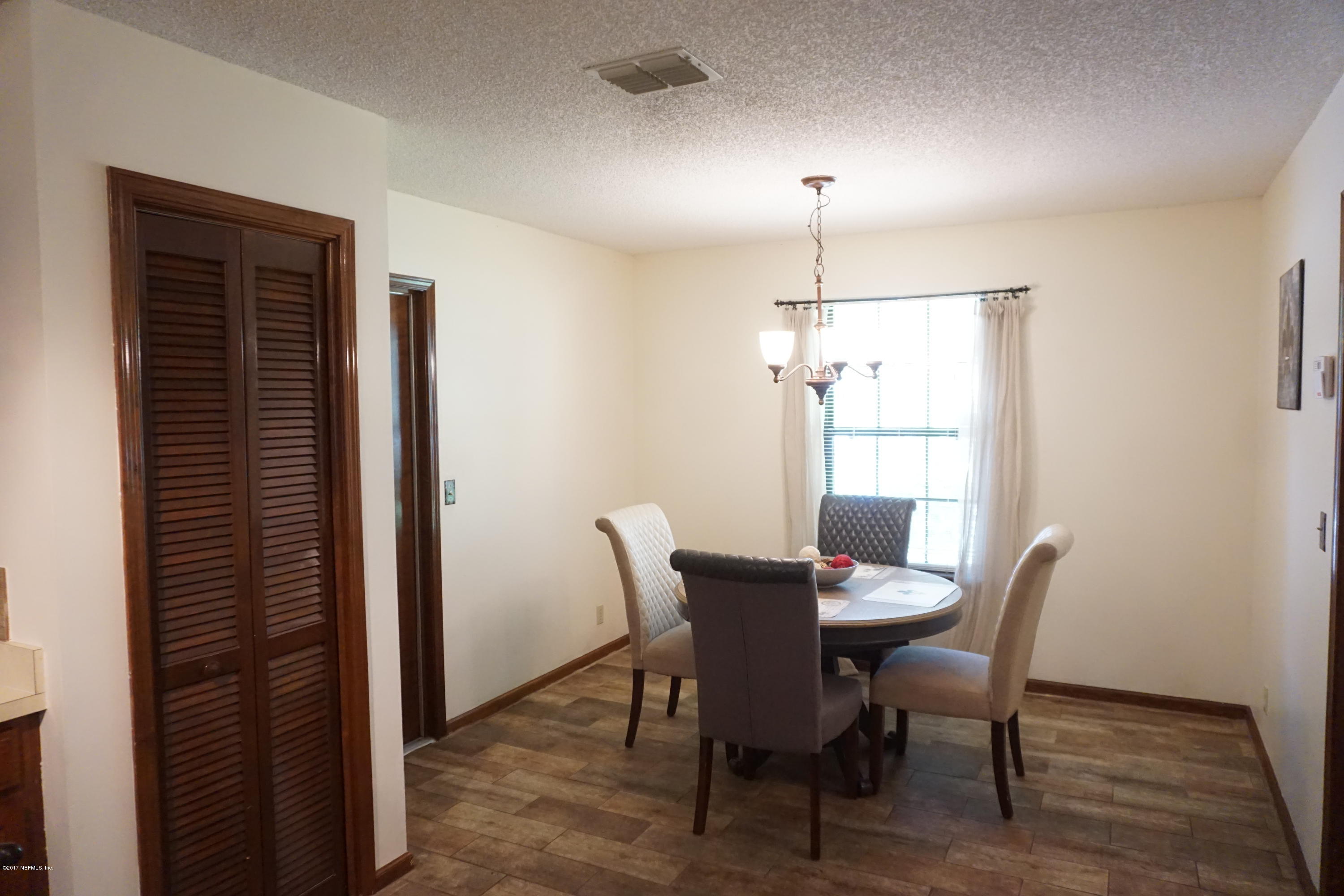 567 Wesley Road Green Cove Springs, FL 32043 - Photo 9 of 23 DSC08402