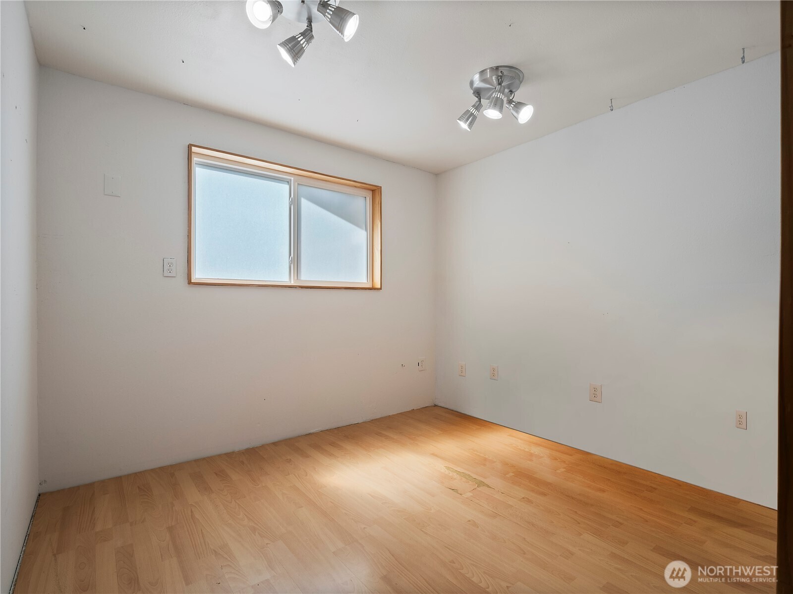 1908 Southeast 21st Place Renton, WA 98055 - Photo 14 of 32 Gallery Image 14
