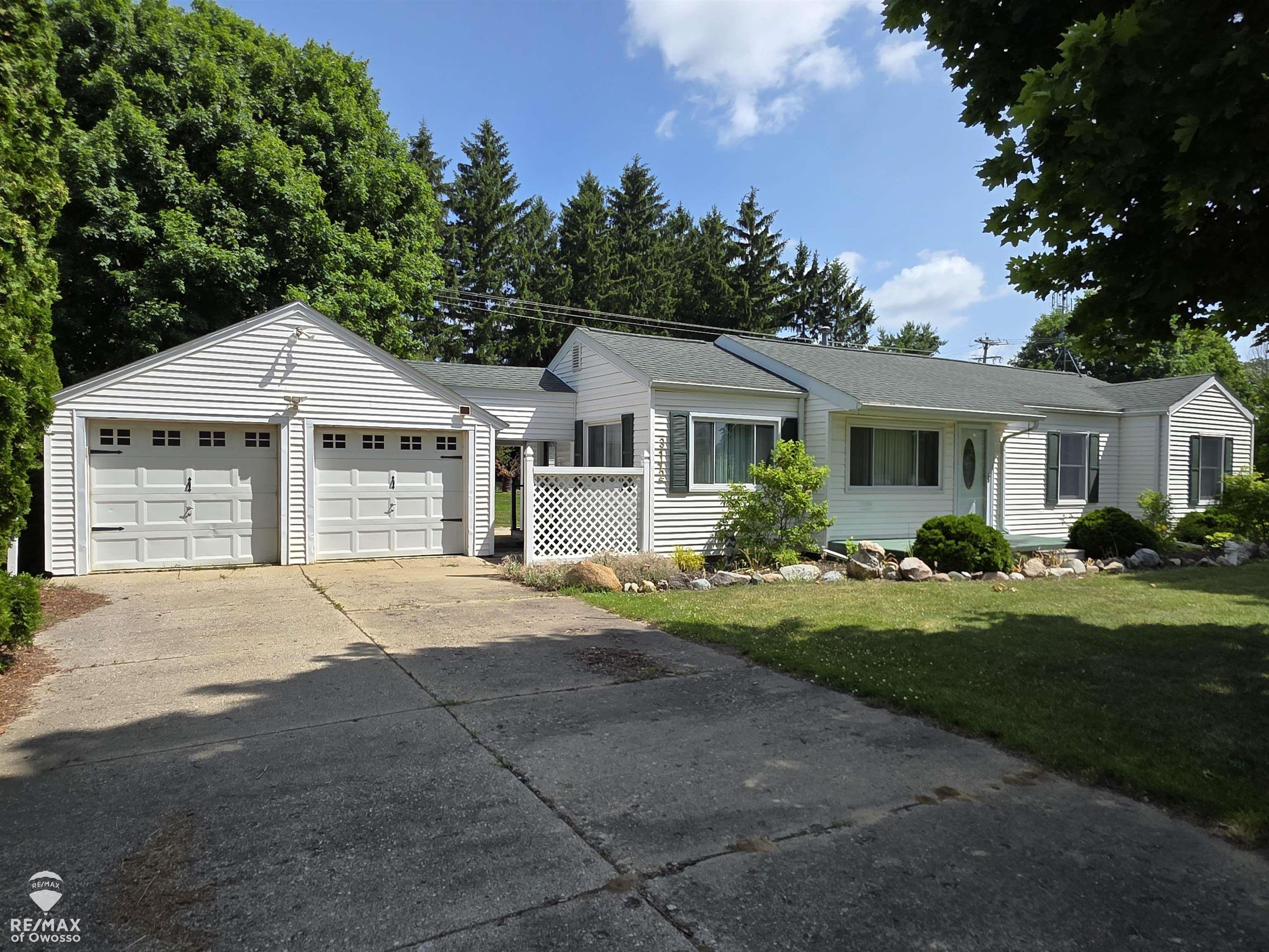 3112 West Bennington Road Owosso, MI 48867 - Photo 2 of 24 Gallery Image 2