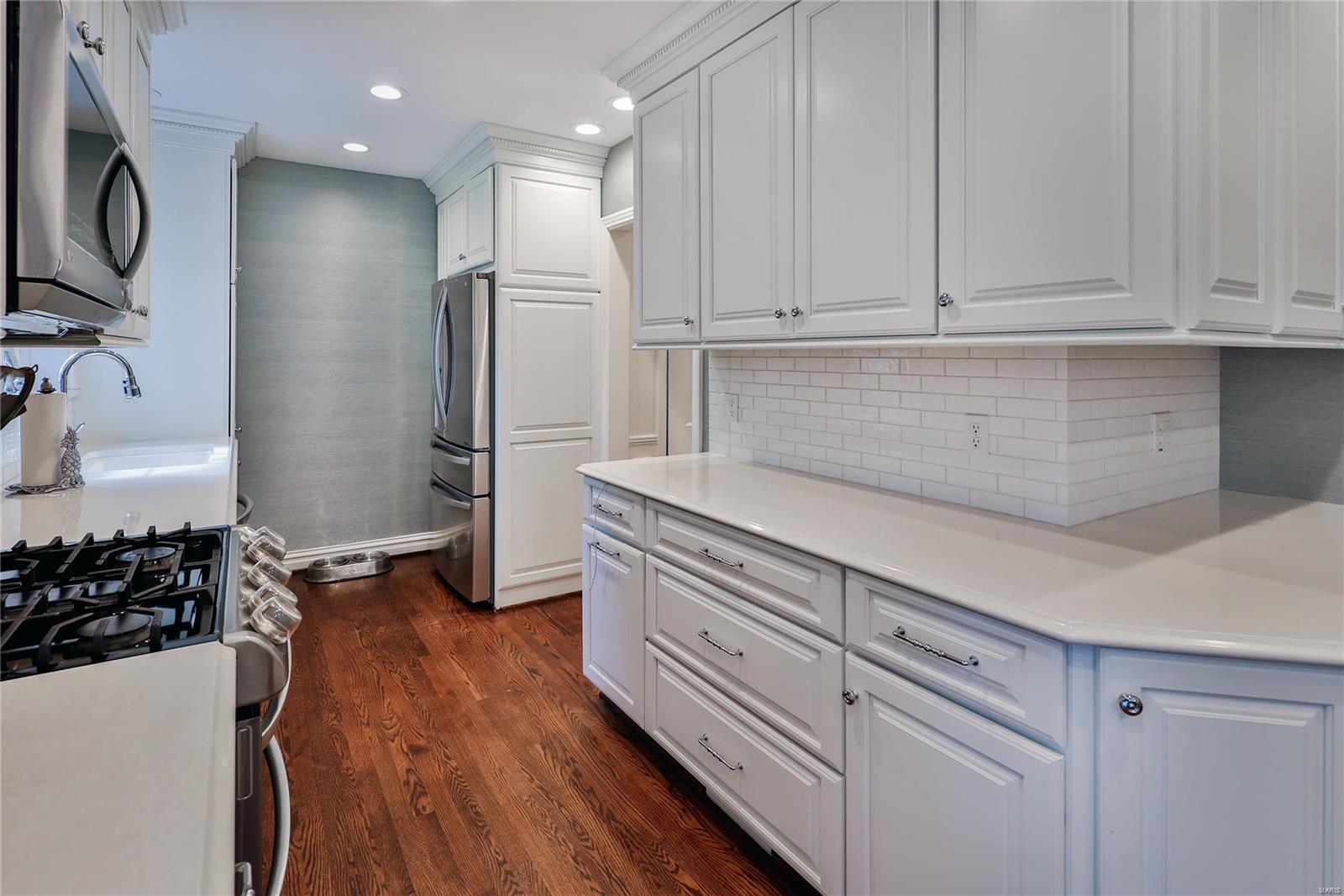 1 Willow Hill Road St. Louis, MO 63124 - Photo 16 of 32