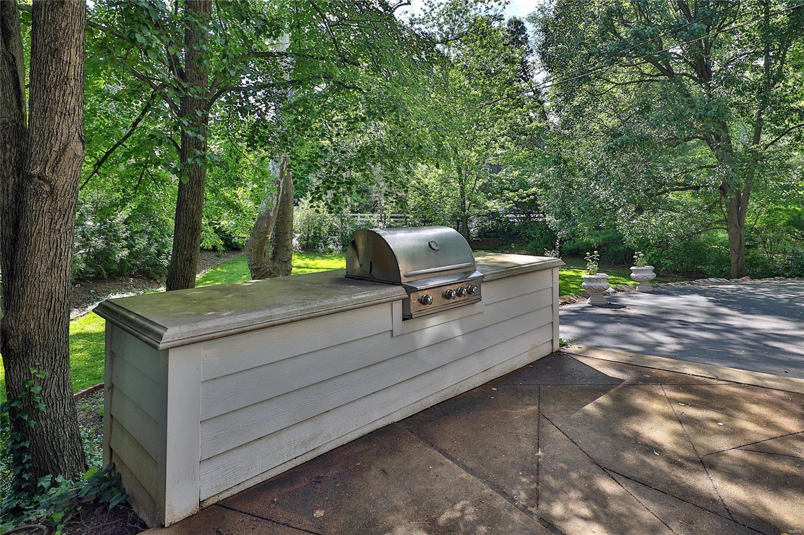 1 Willow Hill Road St. Louis, MO 63124 - Photo 30 of 32