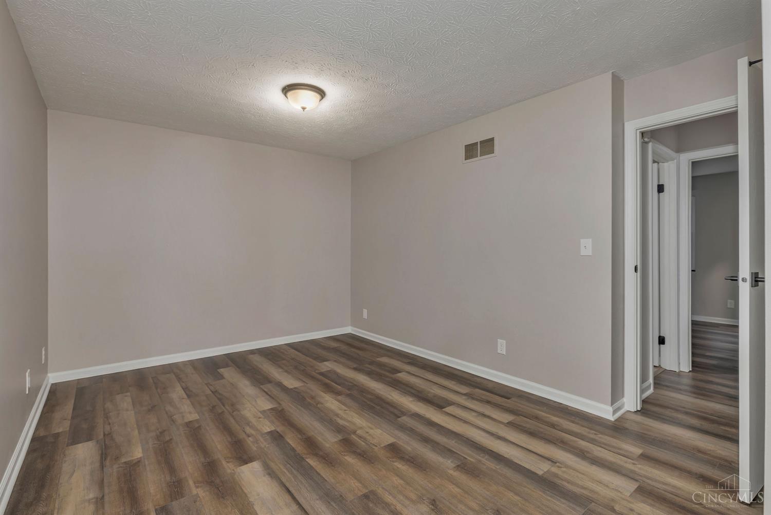5644 Springdale Road Cincinnati, OH 45251 - Photo 38 of 53
