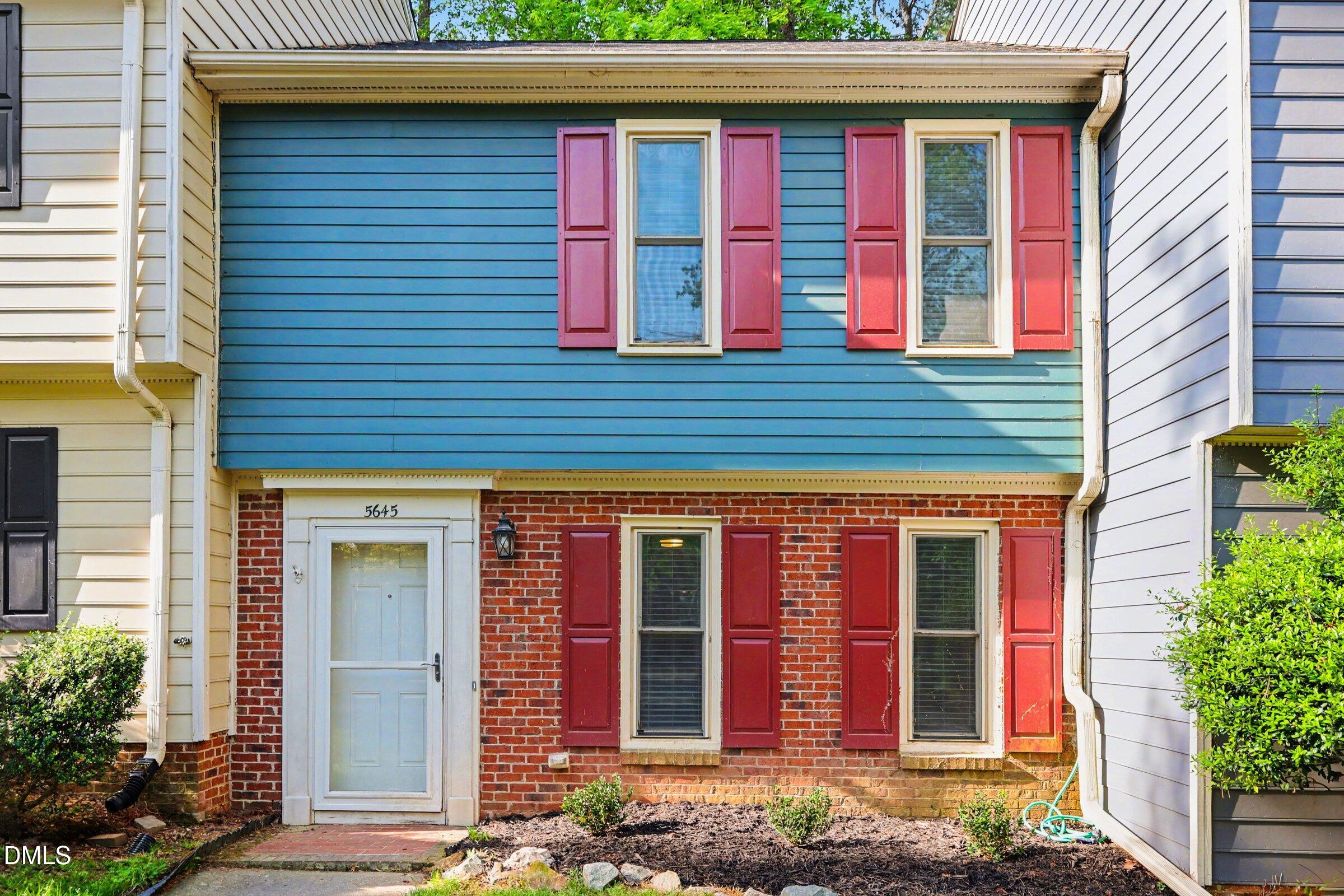 5645 Hamstead Crossing Raleigh, NC 27612 - Photo 29 of 35 a front view of a house