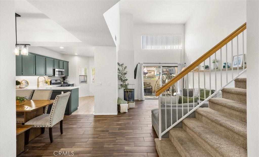 13077 Vía Salvia Riverside, CA 92503 - Photo 3 of 41