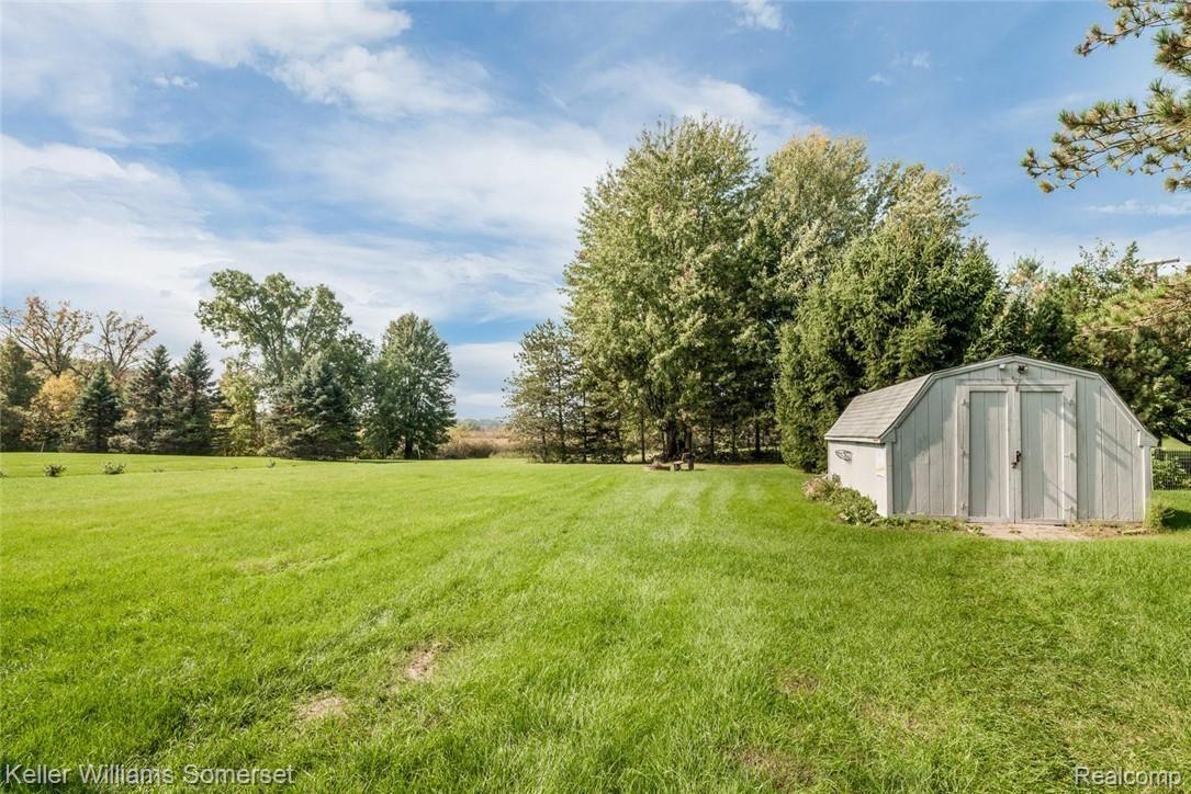 1450 Lake Nepessing Road Lapeer, MI 48446 - Photo 36 of 40 1450 Lake Nepessing Rd Lapeer-large-007-6-1450 Lake Nepessing Rd-1499x1000-72dpi.jpg