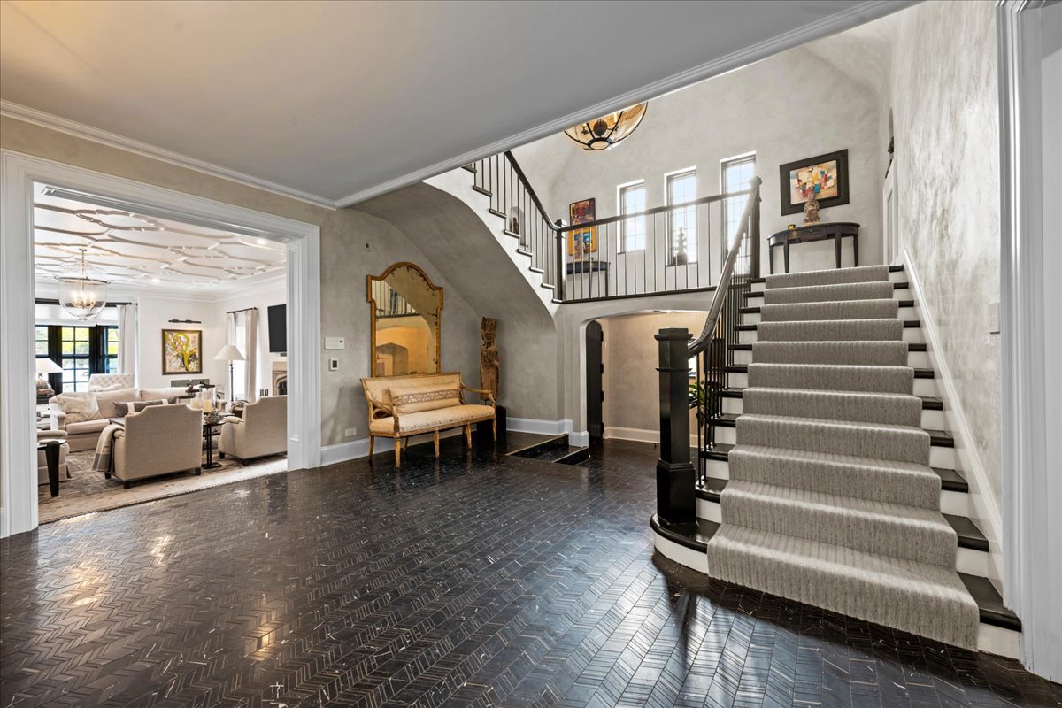 405 Sheridan Road Kenilworth, IL 60043 - Photo 3 of 61