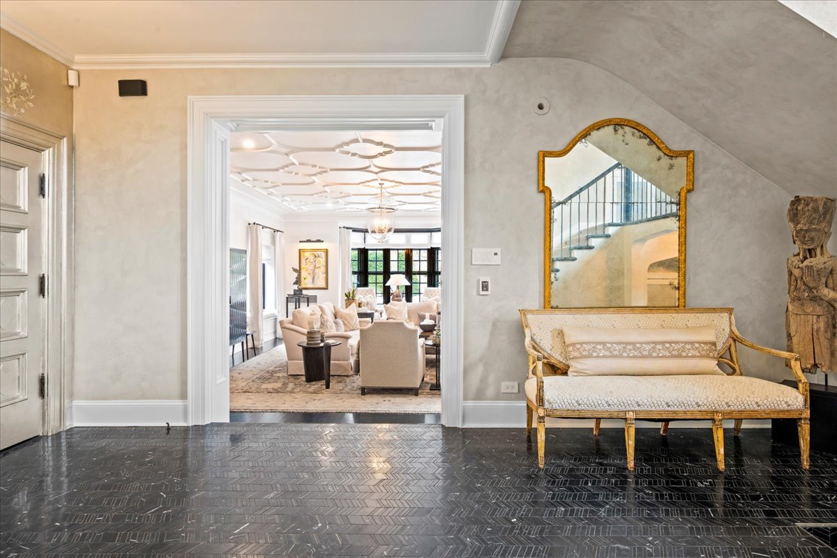 405 Sheridan Road Kenilworth, IL 60043 - Photo 4 of 61