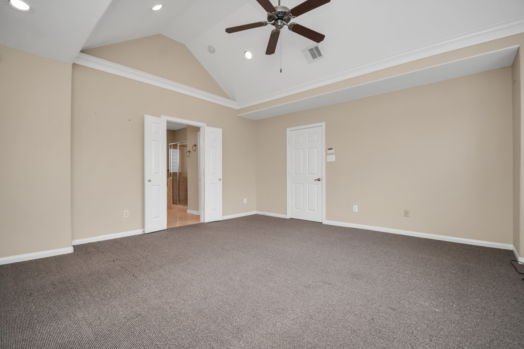 1137 West 24th Street, Unit A Houston, TX 77008 - Photo 17 of 40 a view of a livingroom with a ceiling fan and window