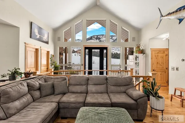 $995,000 | 1819 North Moose Creek Road, Inkom, ID 83245