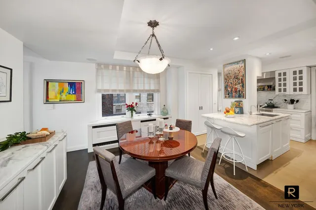 $2,595,000 | 330 West 72nd Street, Unit 8A | Upper West Side