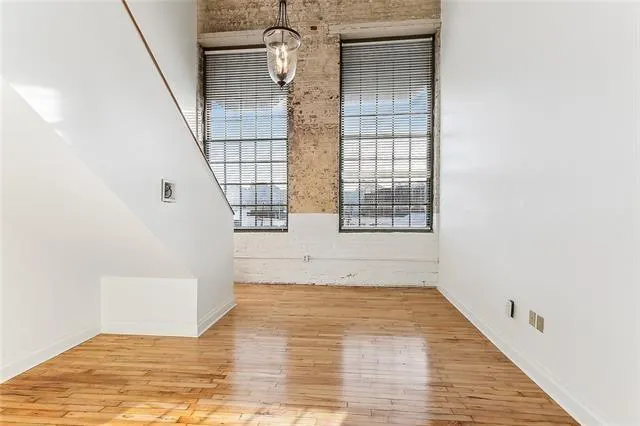 $2,400 | 920 Poeyfarre Street, Unit 327, New Orleans, LA 70130