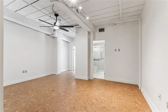 $2,400 | 920 Poeyfarre Street, Unit 327, New Orleans, LA 70130