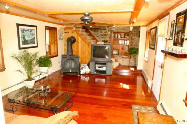 5382 Chapmans Road Orefield, PA 18069 - Photo 5 of 28 Gallery Image 5