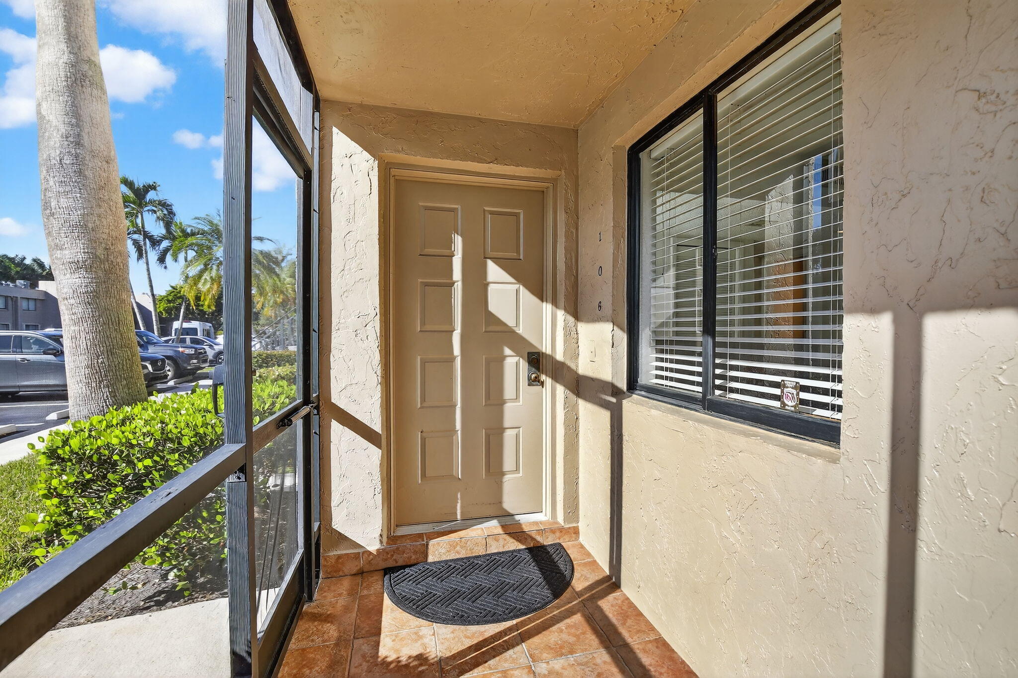 380 Racquet Club Road, Unit 106 Weston, FL 33326 - Photo 5 of 40 36-web-or-mls-_A7A6168