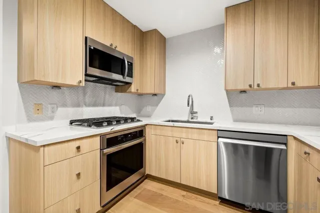 $629,900 | 801 Ash Street, Unit 402, San Diego, CA 92101