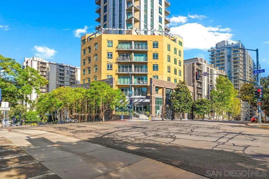 801 Ash Street, Unit 402 San Diego, CA 92101 - Photo 2 of 31 a front view of a building
