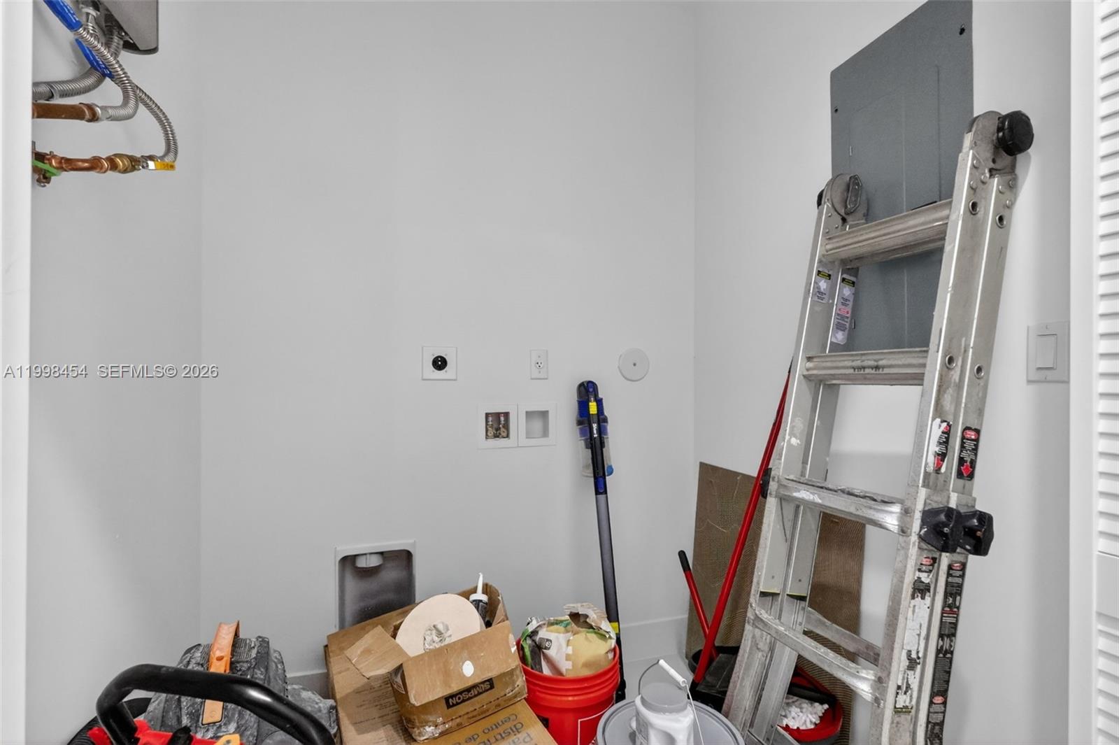 2270 Service Road Opa-Locka, FL 33054 - Photo 22 of 39