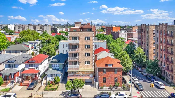 $849,000 | 339 Avenue P, Unit 6B | Bensonhurst