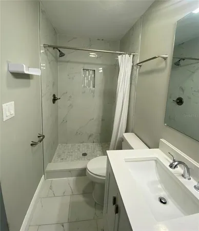 $2,700 | 7014 Glenview Drive, Tampa, FL 33619