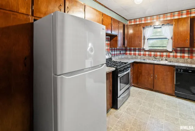 $78,000 | 721 West Whittaker Street, Salem, IL 62881