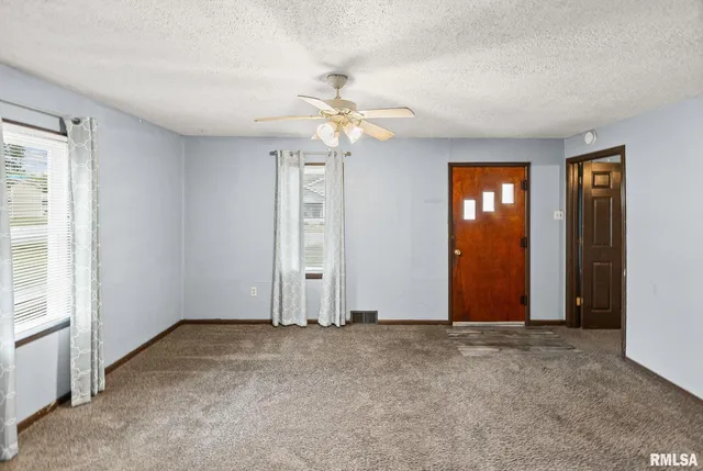 $78,000 | 721 West Whittaker Street, Salem, IL 62881