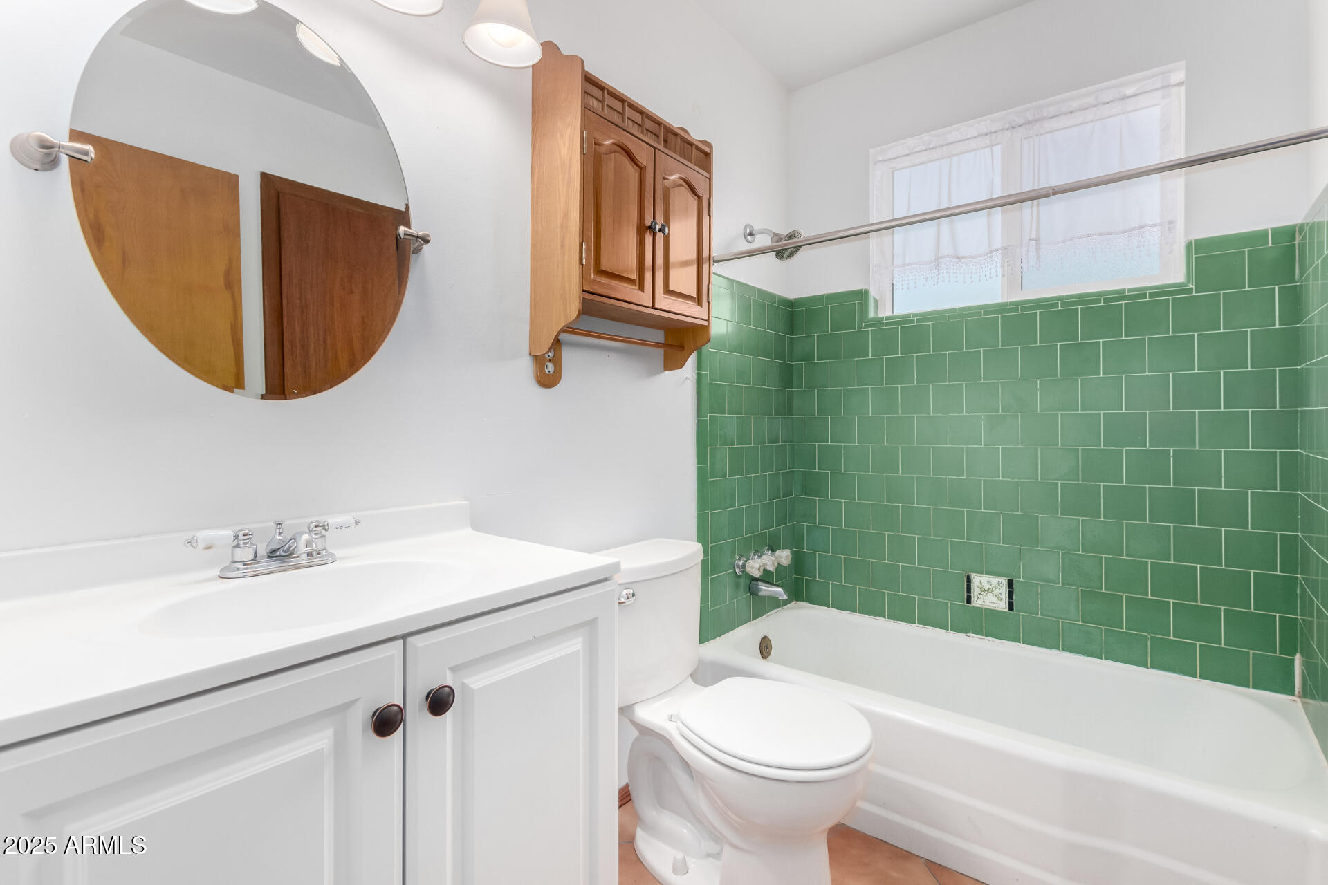 4626 West Mitchell Drive Phoenix, AZ 85031 - Photo 16 of 24 Hall Bath