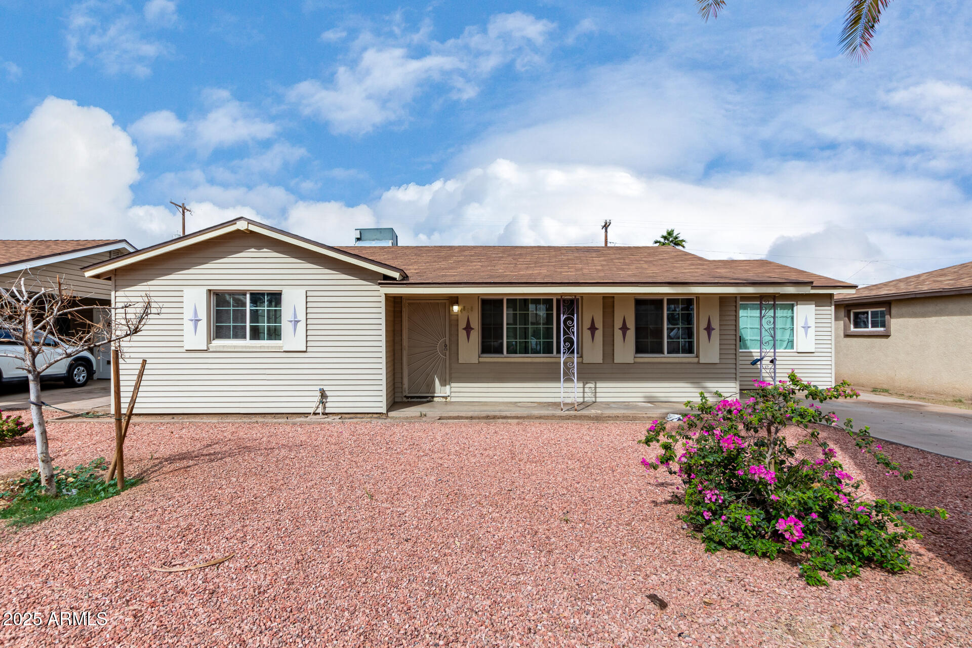 4626 West Mitchell Drive Phoenix, AZ 85031 - Photo 2 of 24 Easy Care Landscaping