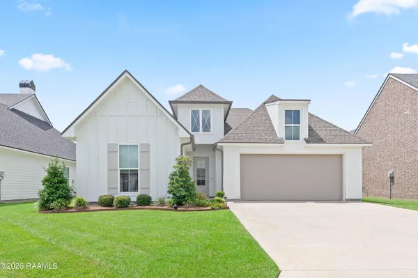 $395,000 | 102 Windy Feather Drive, Broussard, LA 70518