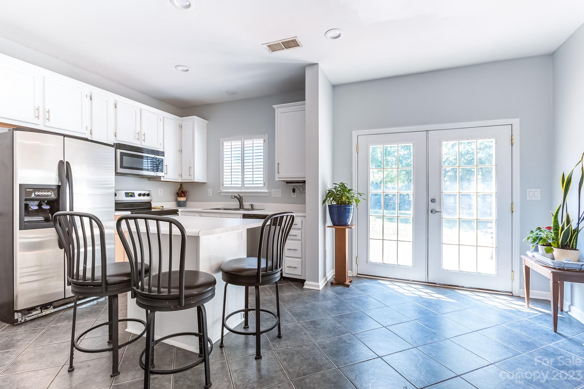 12501 Cardinal Point Road Charlotte, NC 28269 - Photo 5 of 28 Gallery Image 5