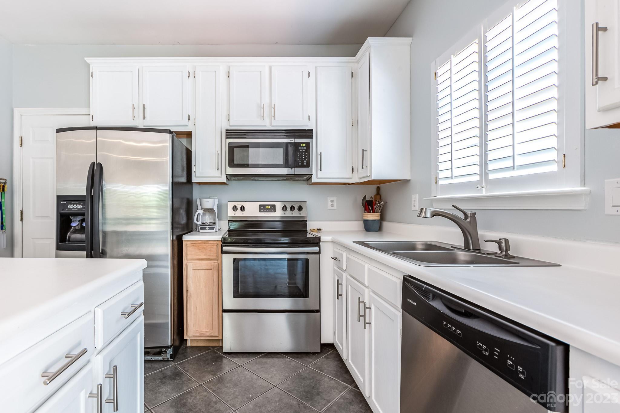 12501 Cardinal Point Road Charlotte, NC 28269 - Photo 7 of 28 Gallery Image 7