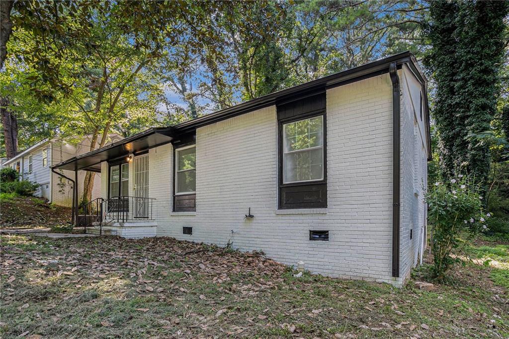 836 Bolton Road Northwest Atlanta, GA 30331 - Photo 3 of 23