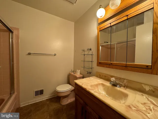 $3,300 | 10013 Eastlake Drive, Fairfax, VA 22032